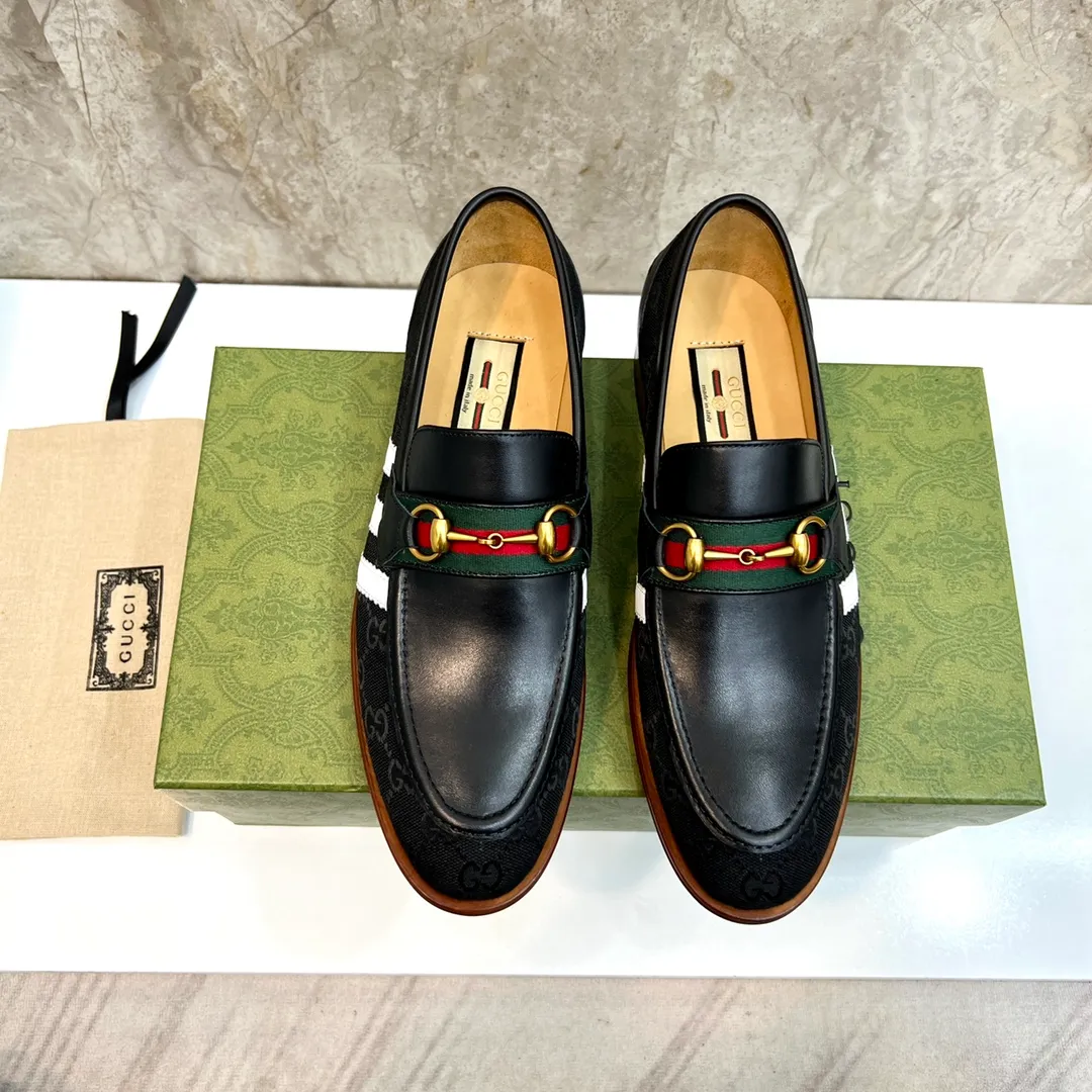 Original leather outsole P900 Brand: Co-branded Adidas｜GUCCI (Gucci) Standard code: Men's size 38–44 (45/46 can be customized) Grade: Same style as the official website Original quality Material: Original cowhide Leather lining Original leather outsole Style category: Men's fashionable casual leather shoes Distinguished big-name luxury elements top luxury Color: Actual picture